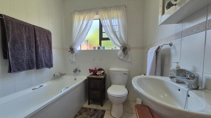 3 Bedroom Property for Sale in Fraaiuitsig Western Cape